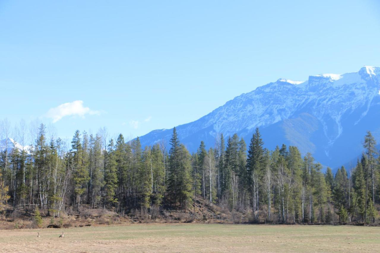 Rocky Mountain Cabins And Home Golden Esterno foto