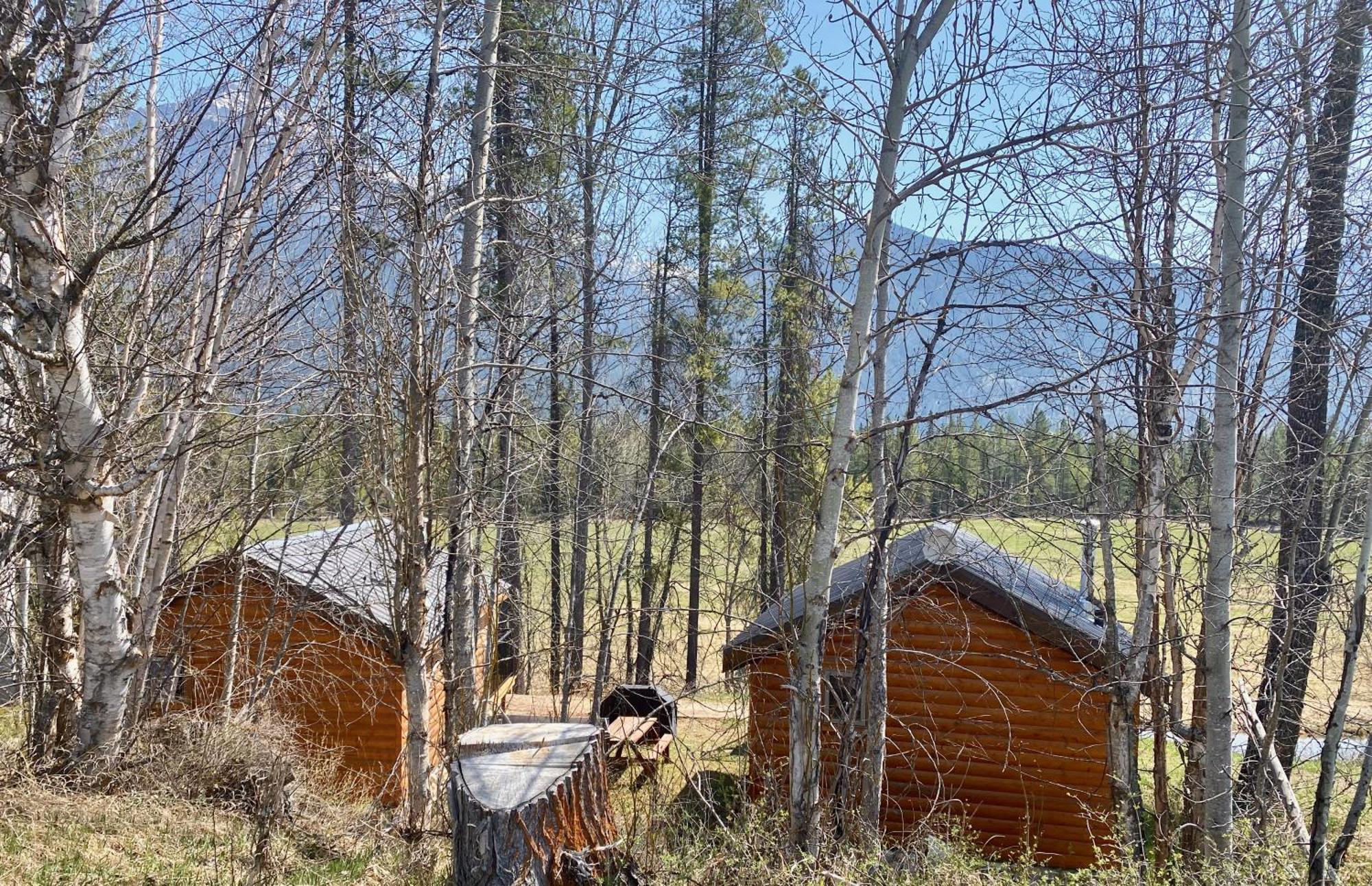 Rocky Mountain Cabins And Home Golden Esterno foto