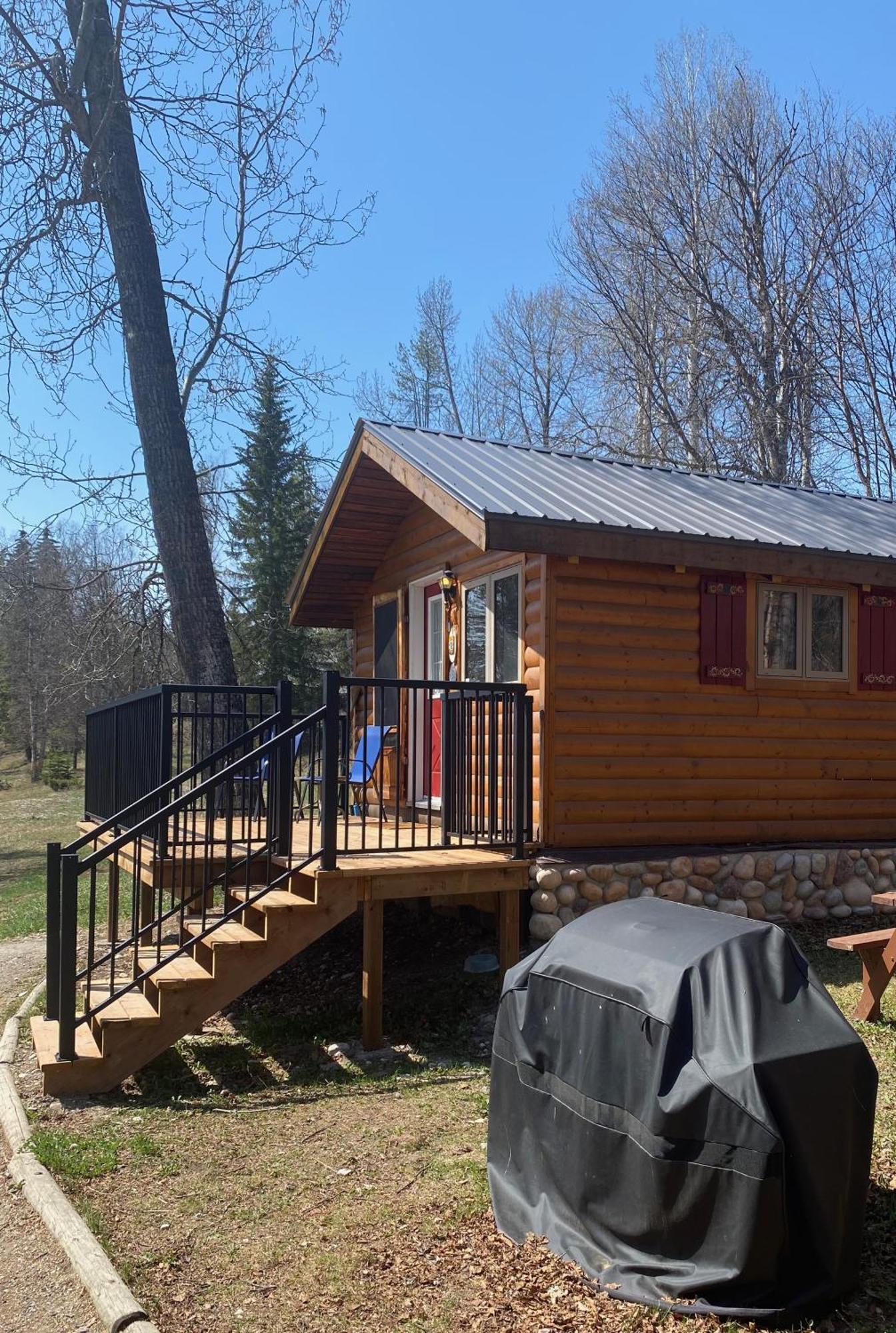 Rocky Mountain Cabins And Home Golden Esterno foto